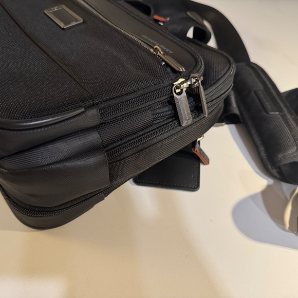 Briggs & Riley Work black Leather Slim Brief (KLB422-4) - Picture 5 of 16